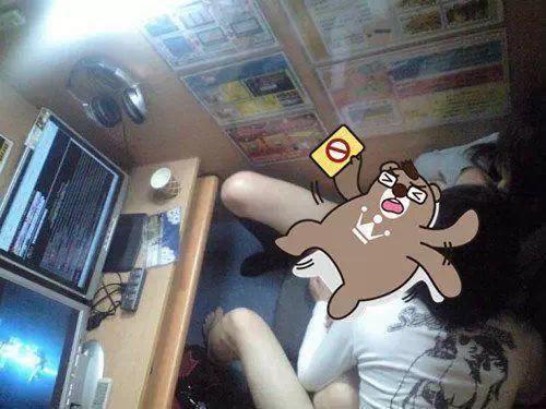 日本网民把网吧当旅馆激情一夜？ 网吧区成了难民区,日本网民评价中国高铁www.zhezhiju.com